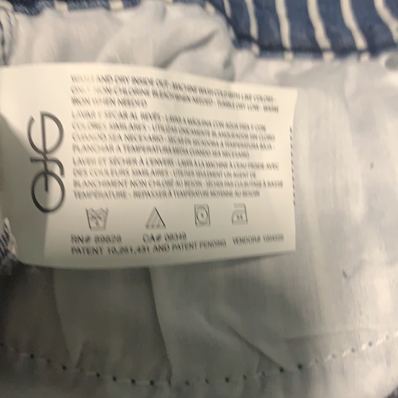 Buy Woman’s GV Bermuda short size 16 Get absolutely free Amanda short NWT 2/$15 - Picture 9 of 16